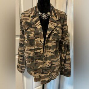 NWT Sanctuary 2 Pocket Camo Shacket/Utility Jacket
